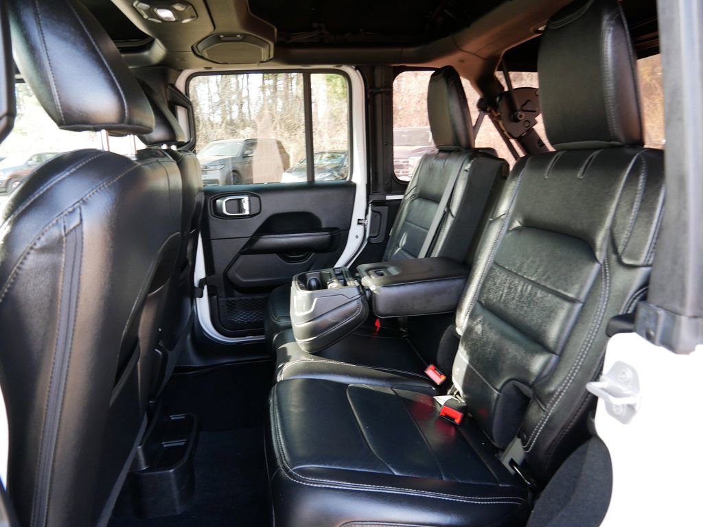 Used 2018 Jeep Wrangler Unlimited Sahara AWD/4WD image 11