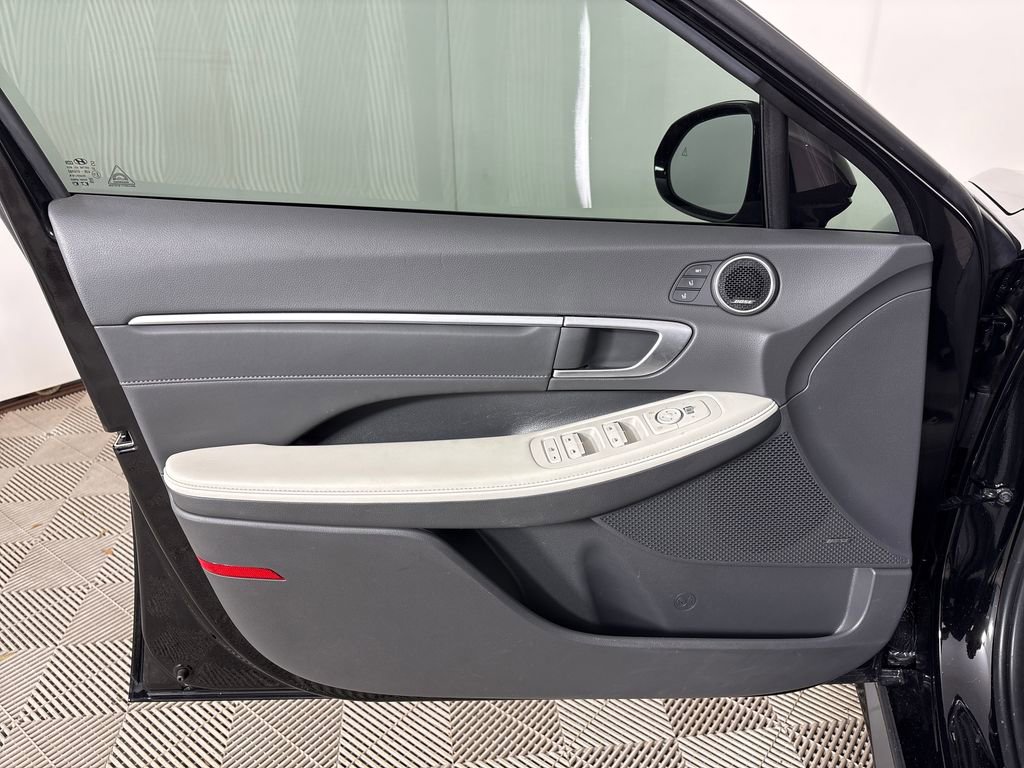 Used 2024 Hyundai Sonata Limited FWD image 15