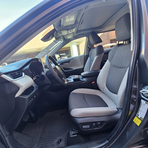 Used 2024 Toyota RAV4 XLE w/ Convenience Package image 12