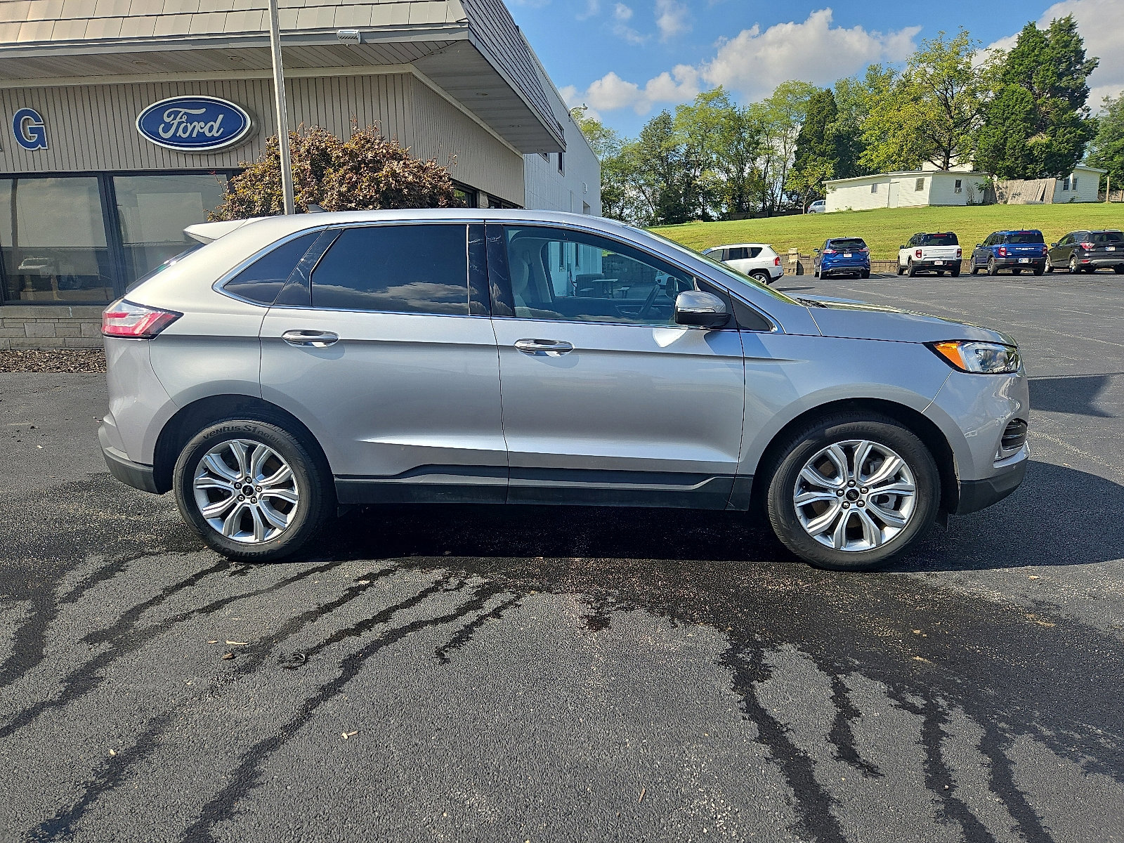 Certified 2024 Ford Edge Titanium image 5