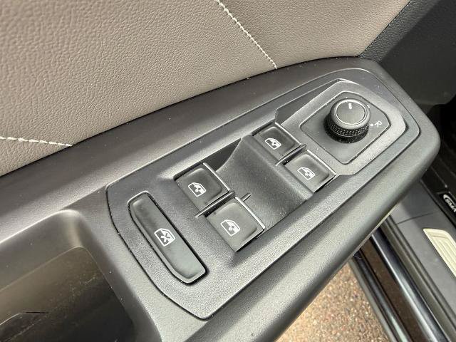 Used 2022 Volkswagen Atlas Cross Sport SE w/ Black Wheel Package AWD/4WD image 26