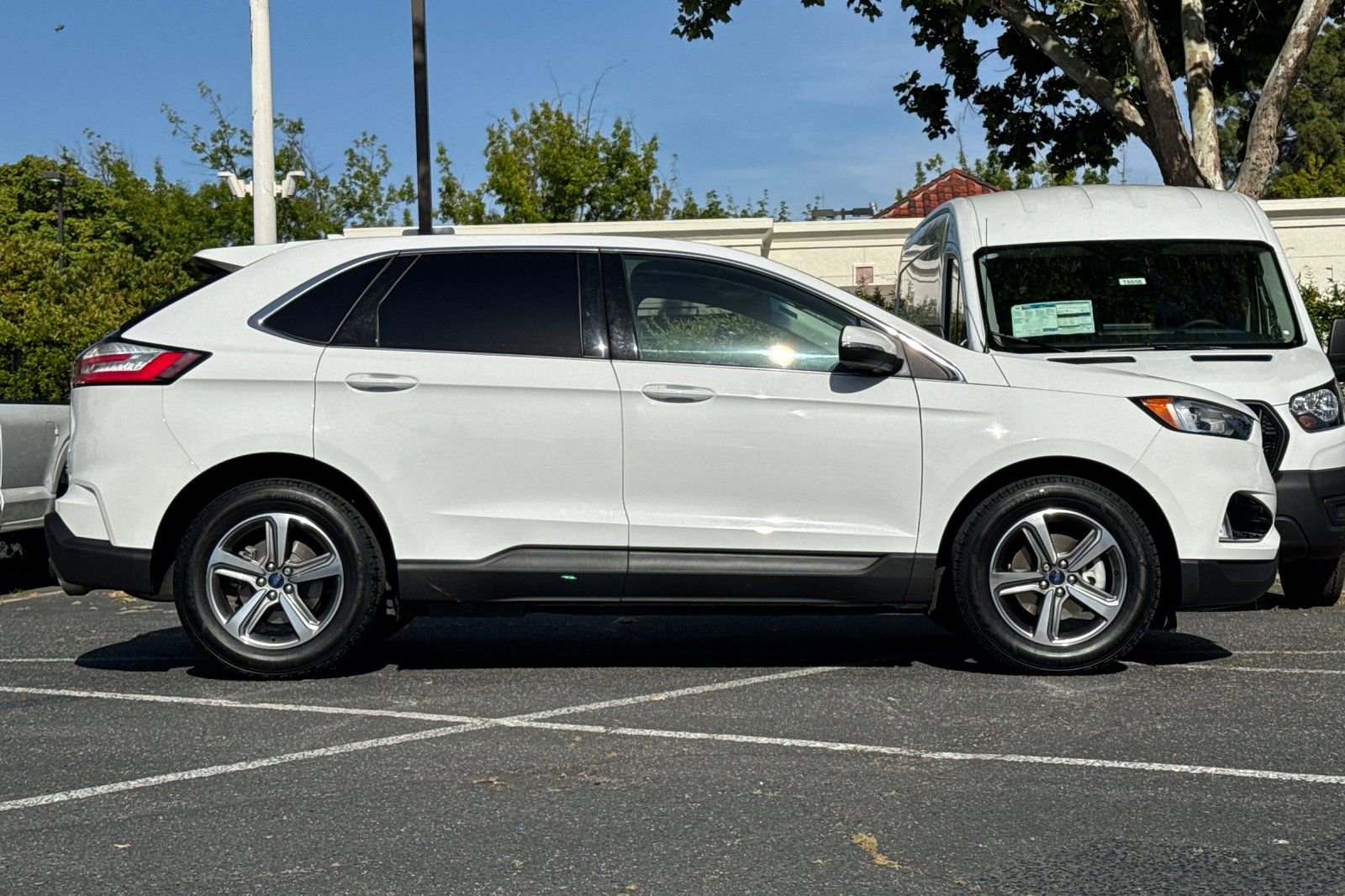 Certified 2020 Ford Edge SEL w/ Convenience Package FWD image 3