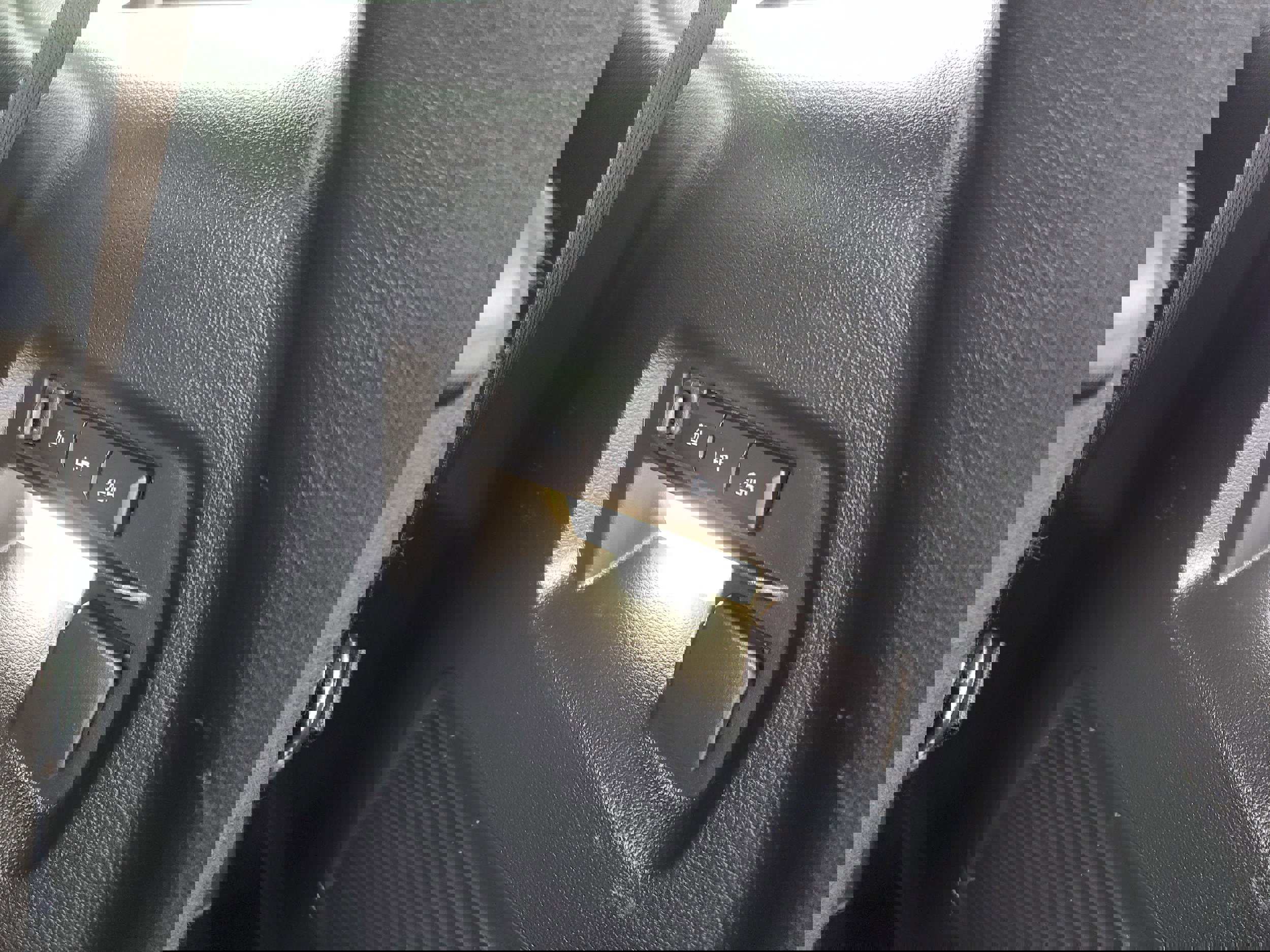 Certified 2022 Ford Explorer Limited w/ Hybrid Equipment Group 310A image 10