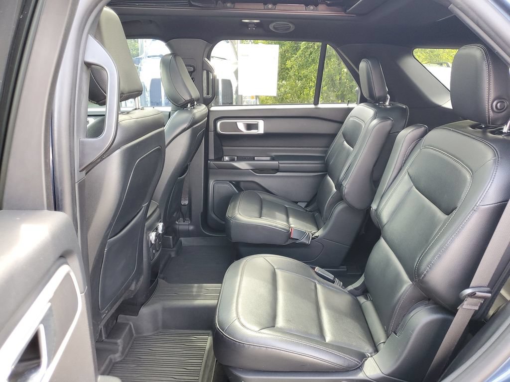 Certified 2020 Ford Explorer XLT w/ Equipment Group 202A AWD/4WD image 17
