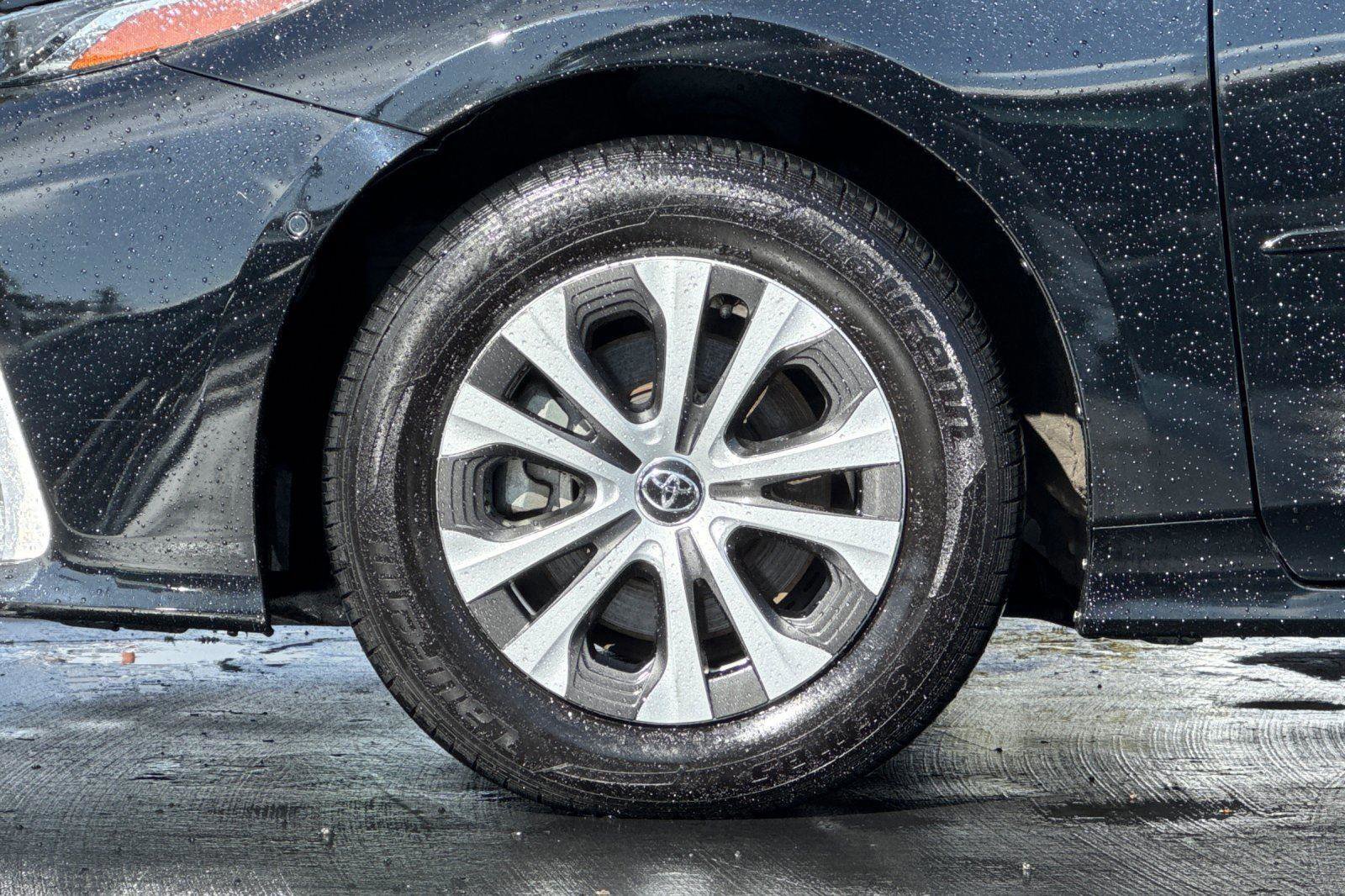 Used 2022 Toyota Prius Prime Limited image 32