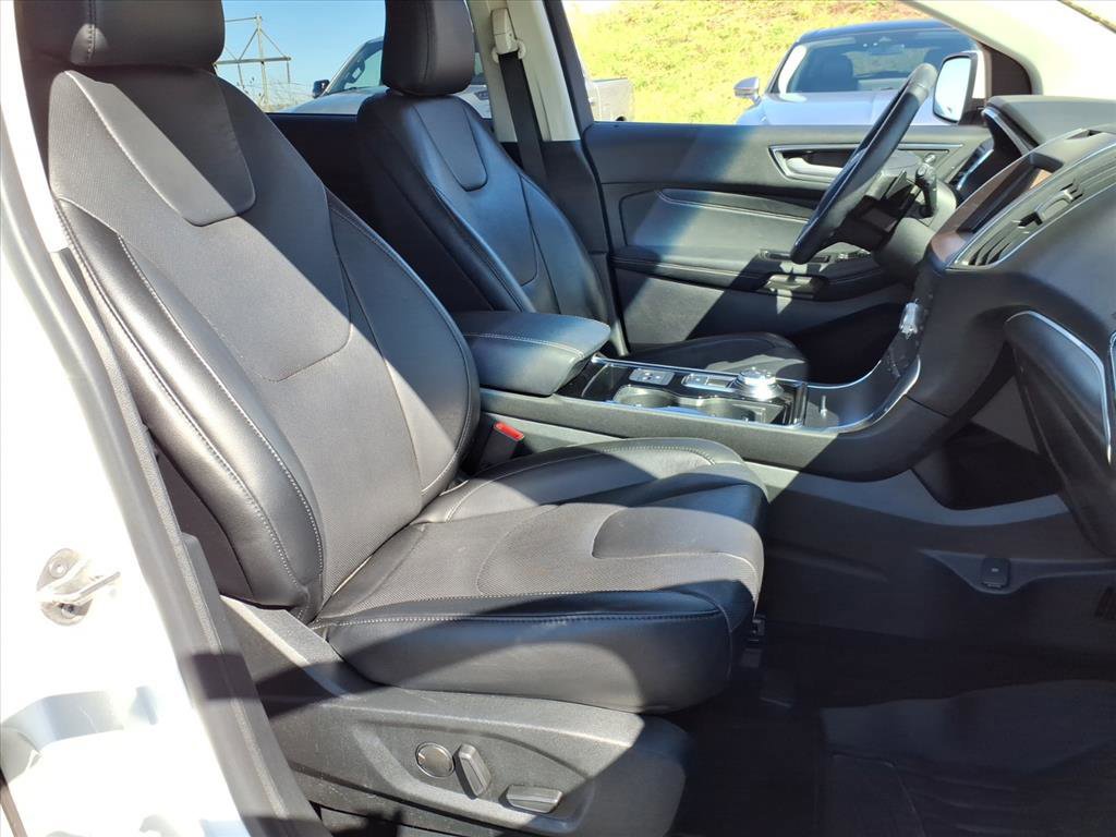 Certified 2020 Ford Edge Titanium w/ Equipment Group 301A image 8