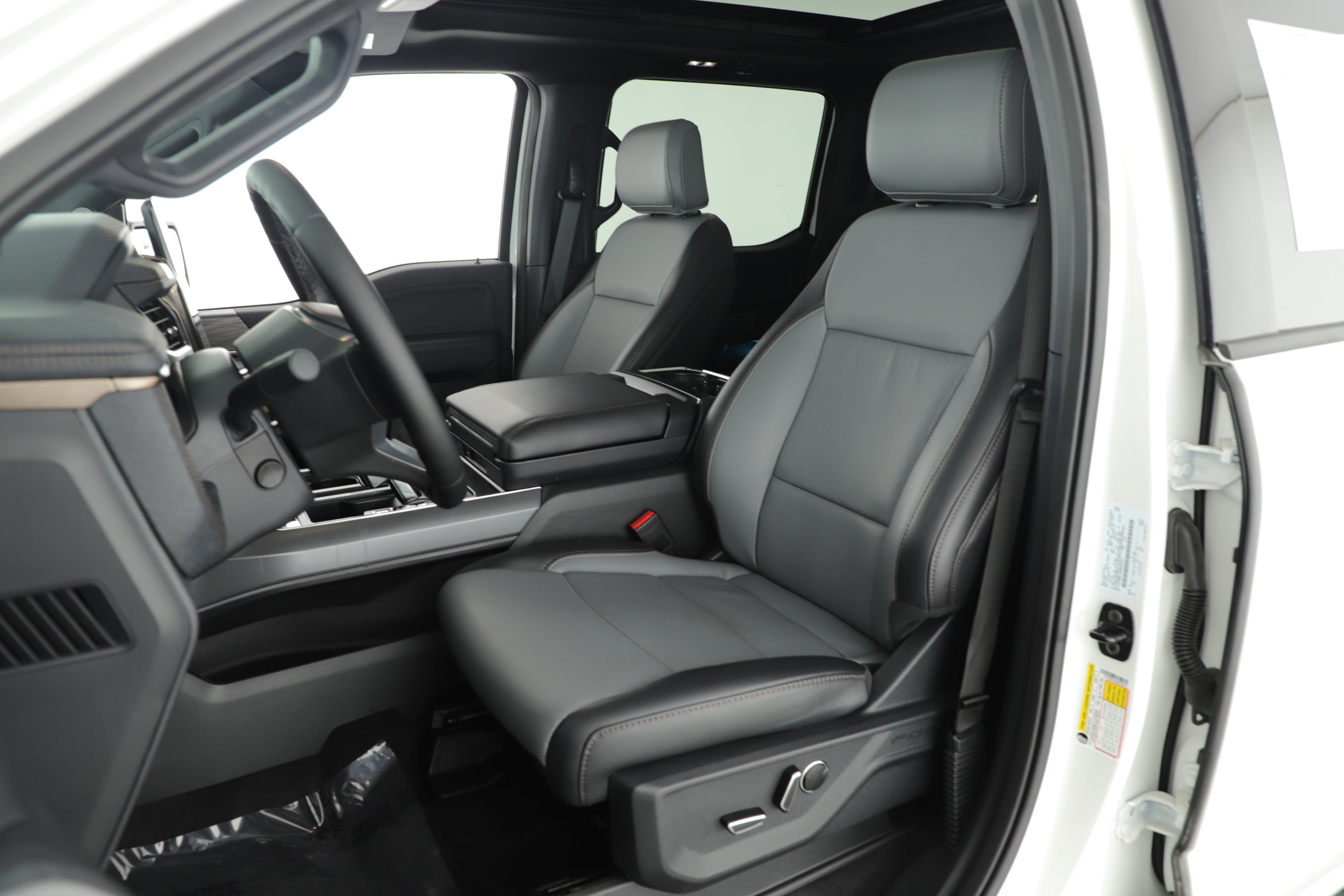 Certified 2025 Ford F150 Lightning Lariat image 9