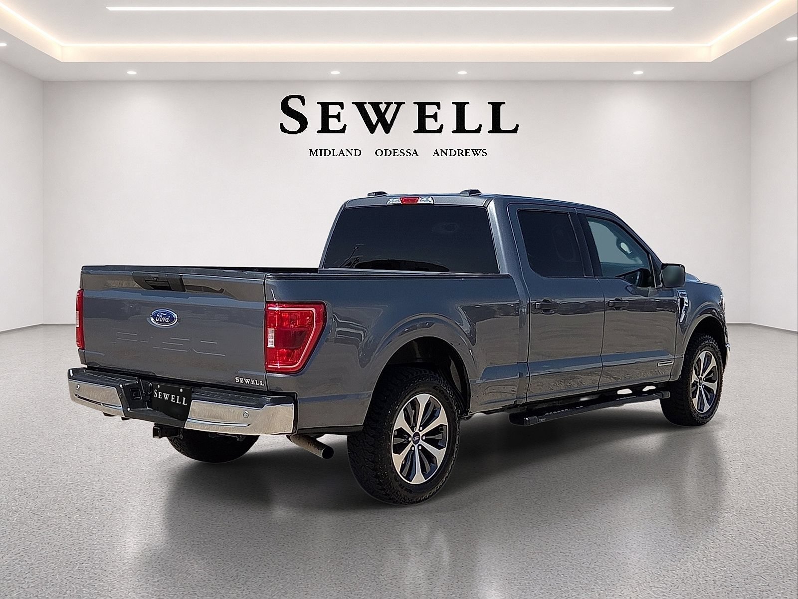Certified 2022 Ford F150 XLT w/ Equipment Group 301A Mid RWD image 4