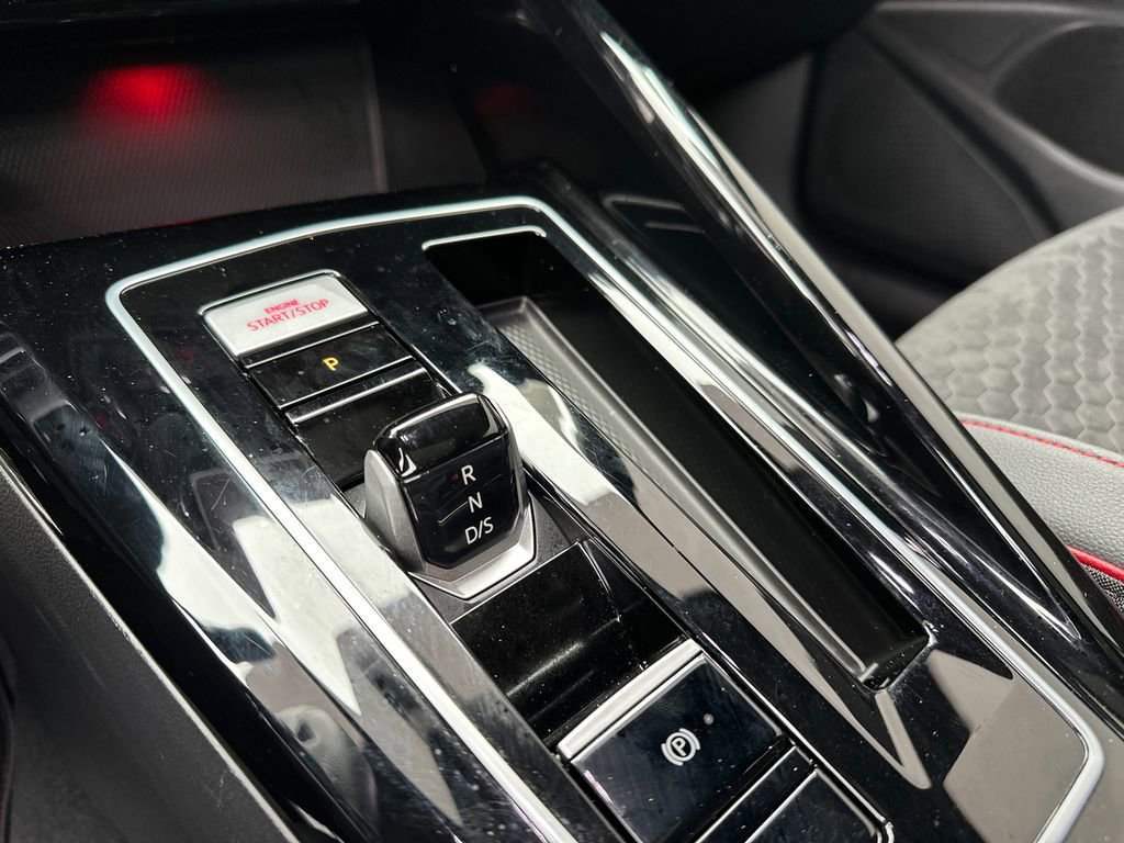 Used 2025 Volkswagen GTI SE FWD image 29