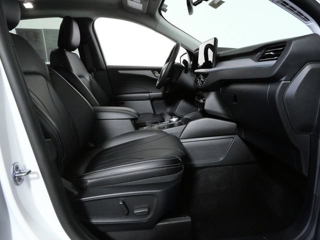 Certified 2025 Ford Escape Platinum w/ Premium Technology Package AWD/4WD image 11
