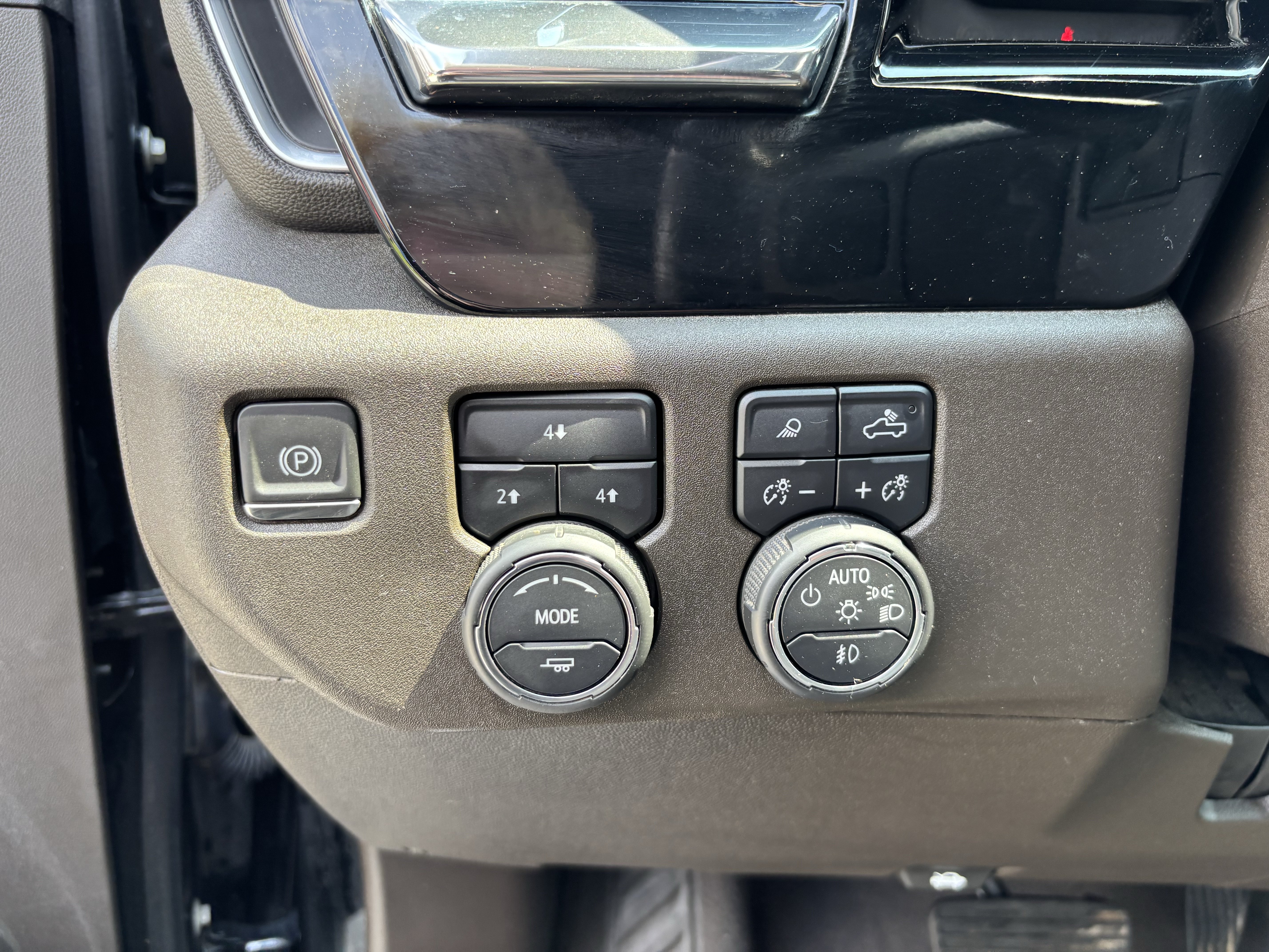 Used 2024 Chevrolet Silverado 2500 LT w/ All Star Edition AWD/4WD image 15