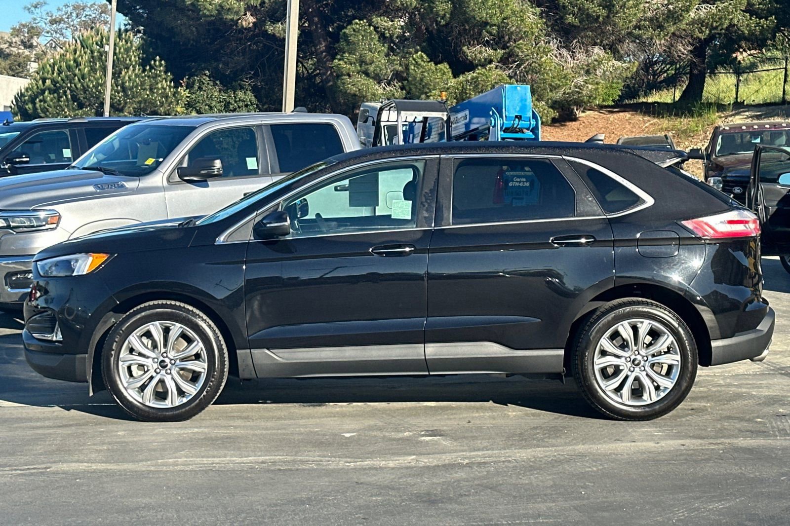 Certified 2024 Ford Edge Titanium image 2