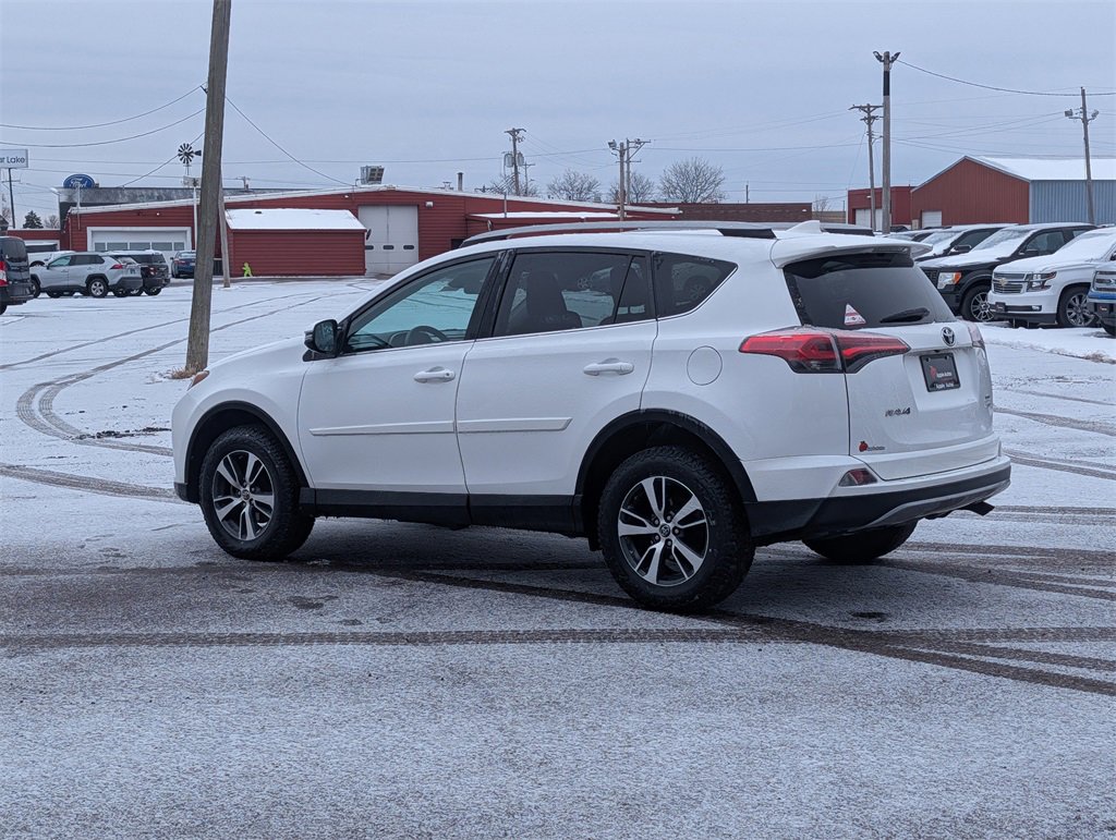 Used 2018 Toyota RAV4 XLE image 4