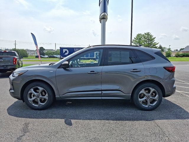 Certified 2023 Ford Escape ST-Line w/ Tech Pack #1 AWD/4WD image 7