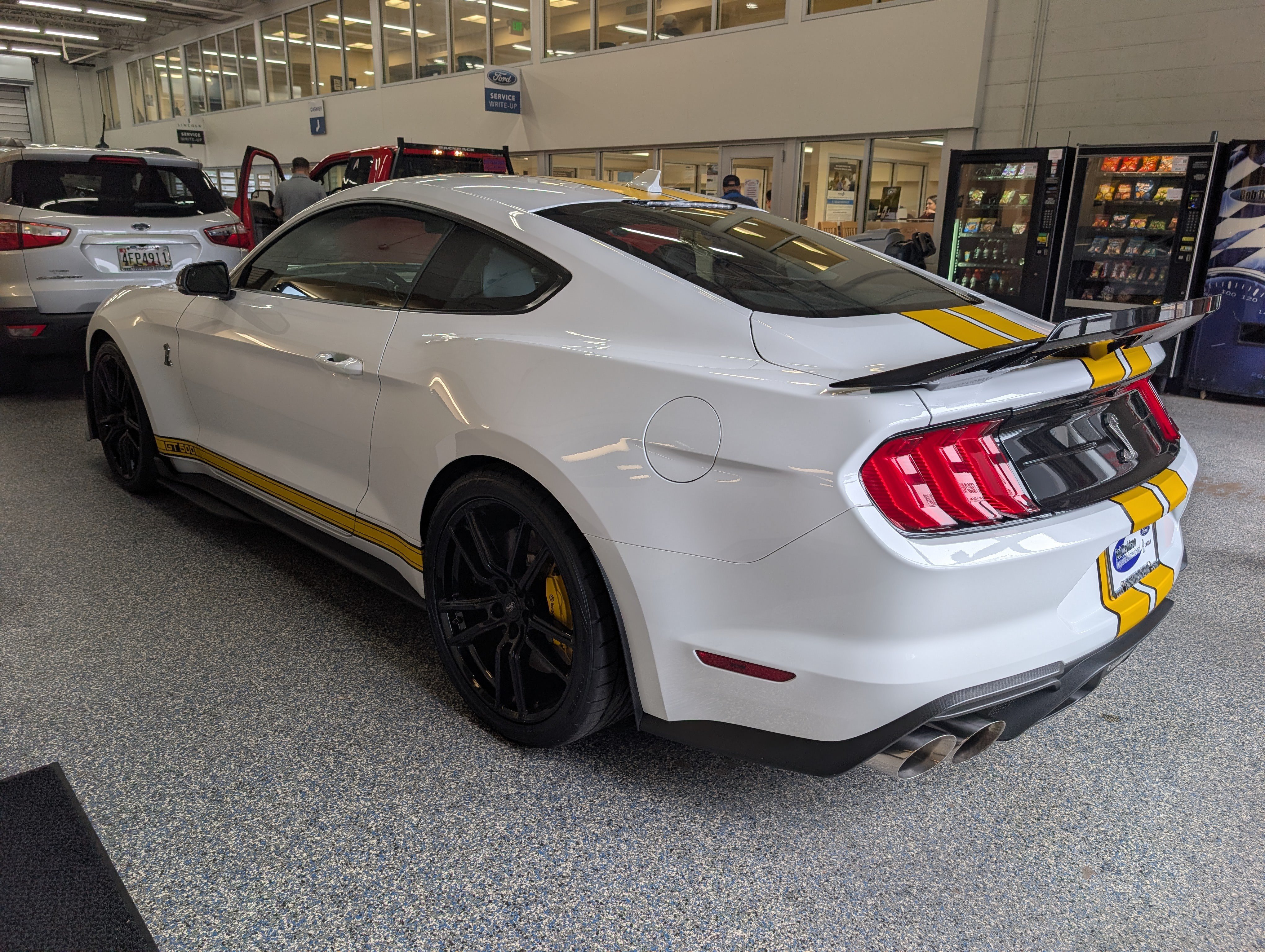 Certified 2022 Ford Mustang Shelby GT500 w/ Technology Package RWD image 3