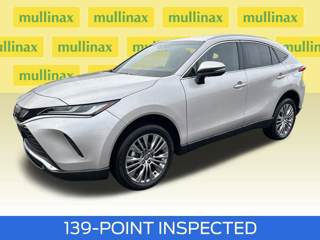 Used 2023 Toyota Venza XLE image 14