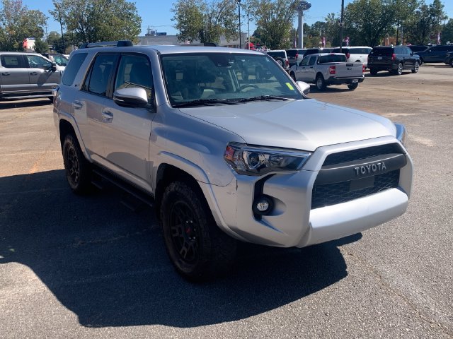Used 2022 Toyota 4Runner SR5 Premium w/ Moonroof Package AWD/4WD image 3