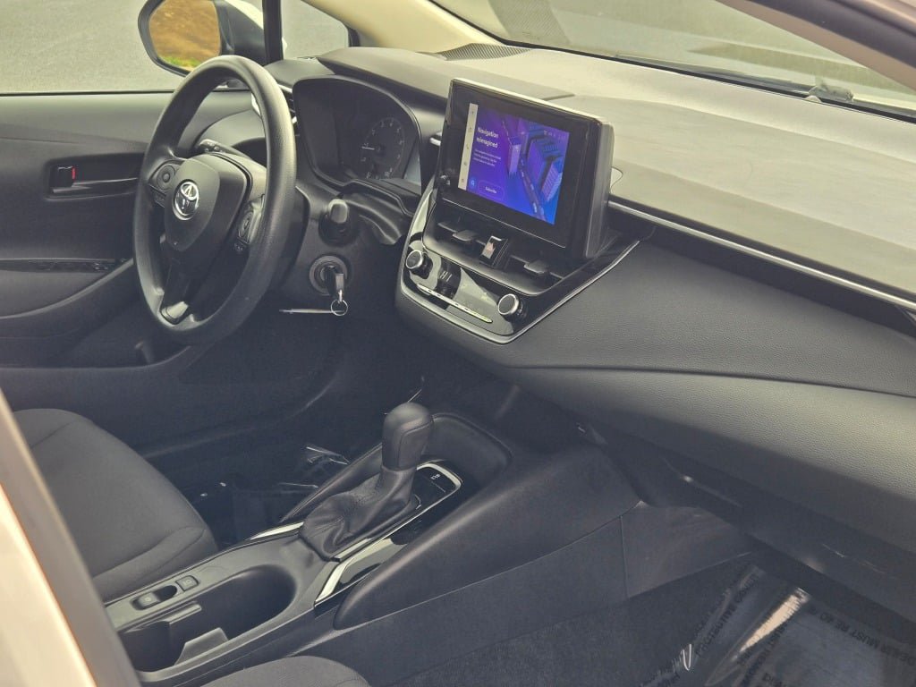 Used 2024 Toyota Corolla LE FWD image 5