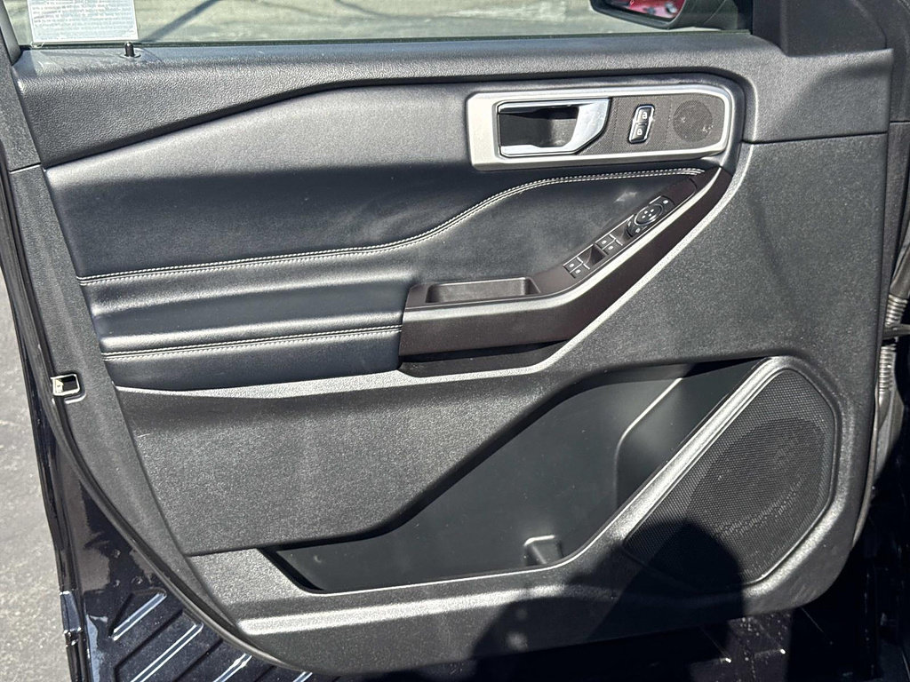 Certified 2020 Ford Explorer XLT w/ Equipment Group 202A RWD image 17