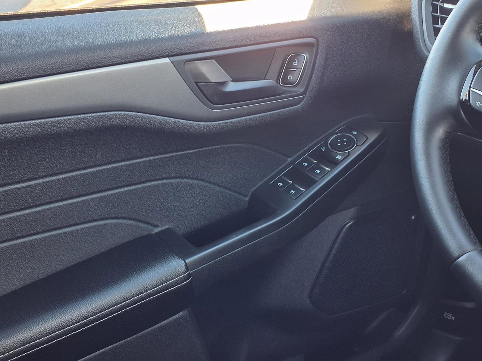 Certified 2023 Ford Escape Active AWD/4WD image 18