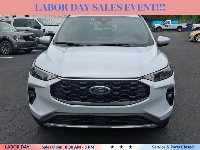 Certified 2025 Ford Escape ST-Line Select AWD/4WD image 3