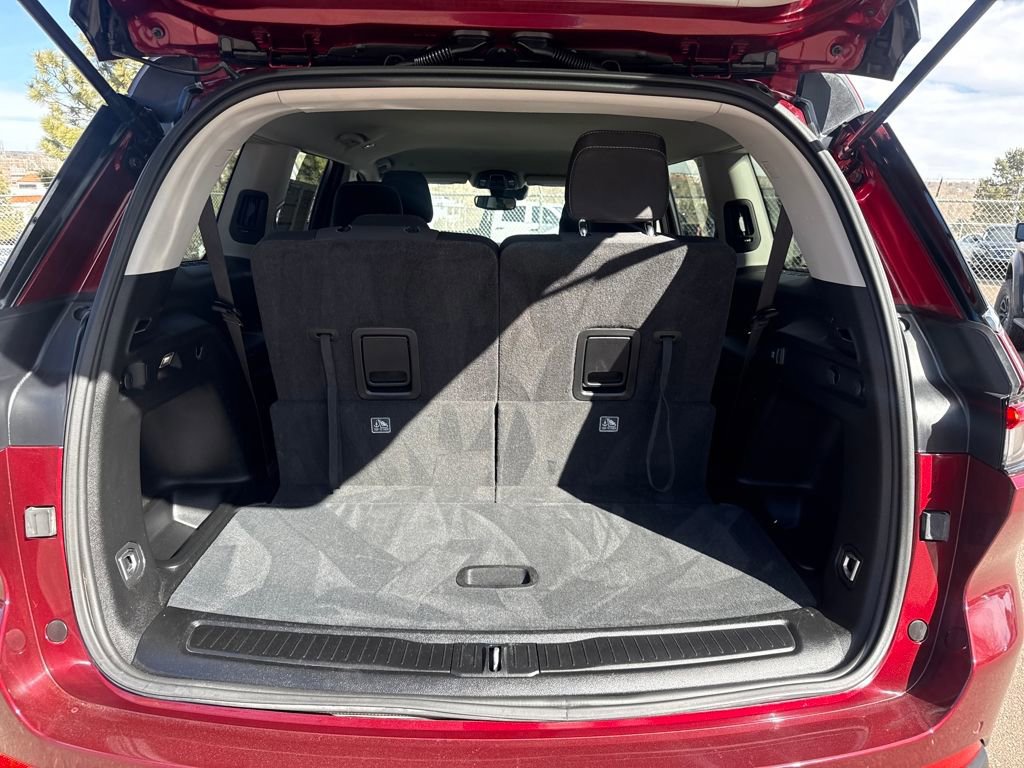 Used 2023 Jeep Grand Cherokee L Laredo image 13