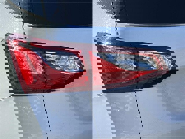 Used 2020 Chevrolet Equinox Premier image 11