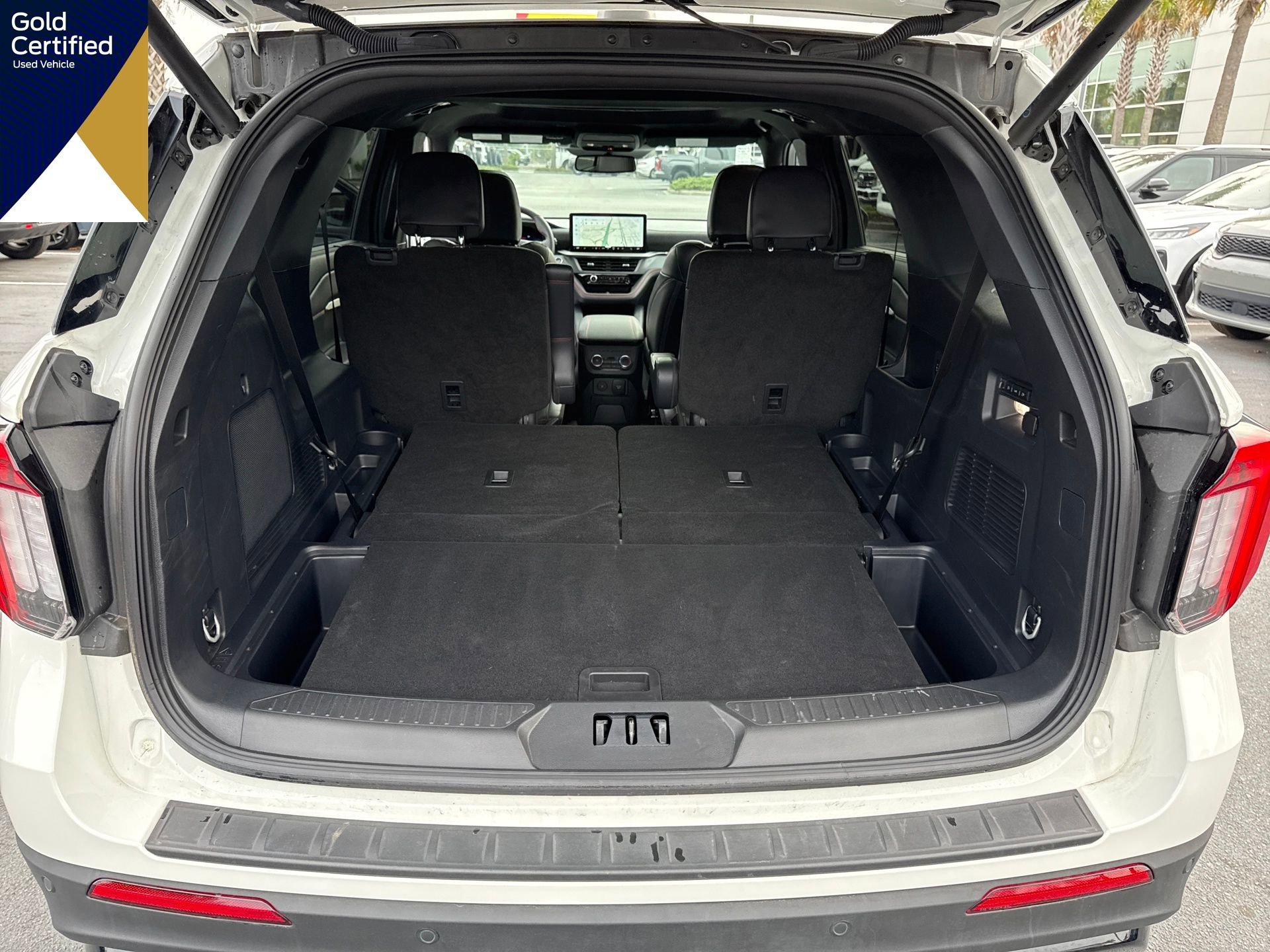 Certified 2025 Ford Explorer ST image 23