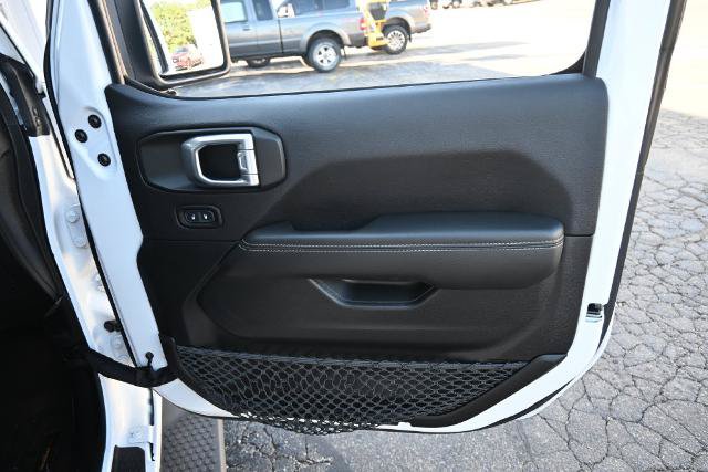 Used 2023 Jeep Wrangler Unlimited Sahara w/ Cold Weather Group AWD/4WD image 23