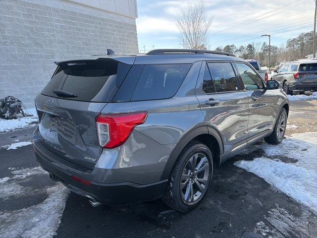Certified 2022 Ford Explorer XLT w/ Equipment Group 202A image 5