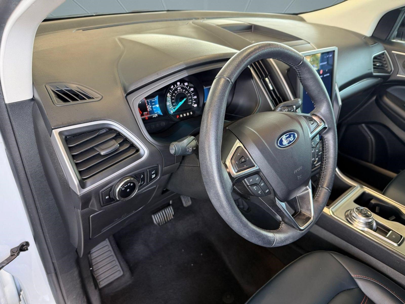 Certified 2024 Ford Edge SEL w/ Sport Appearance Package AWD/4WD image 4