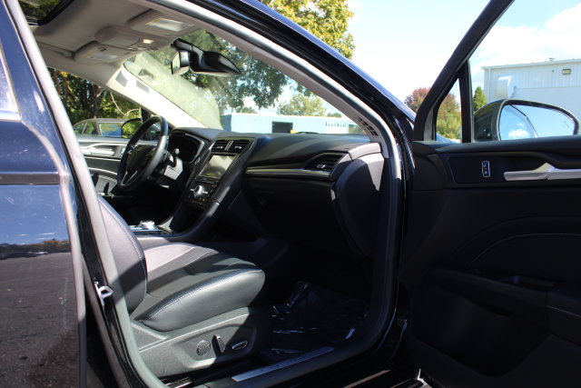 Certified 2018 Ford Fusion Titanium AWD/4WD image 26