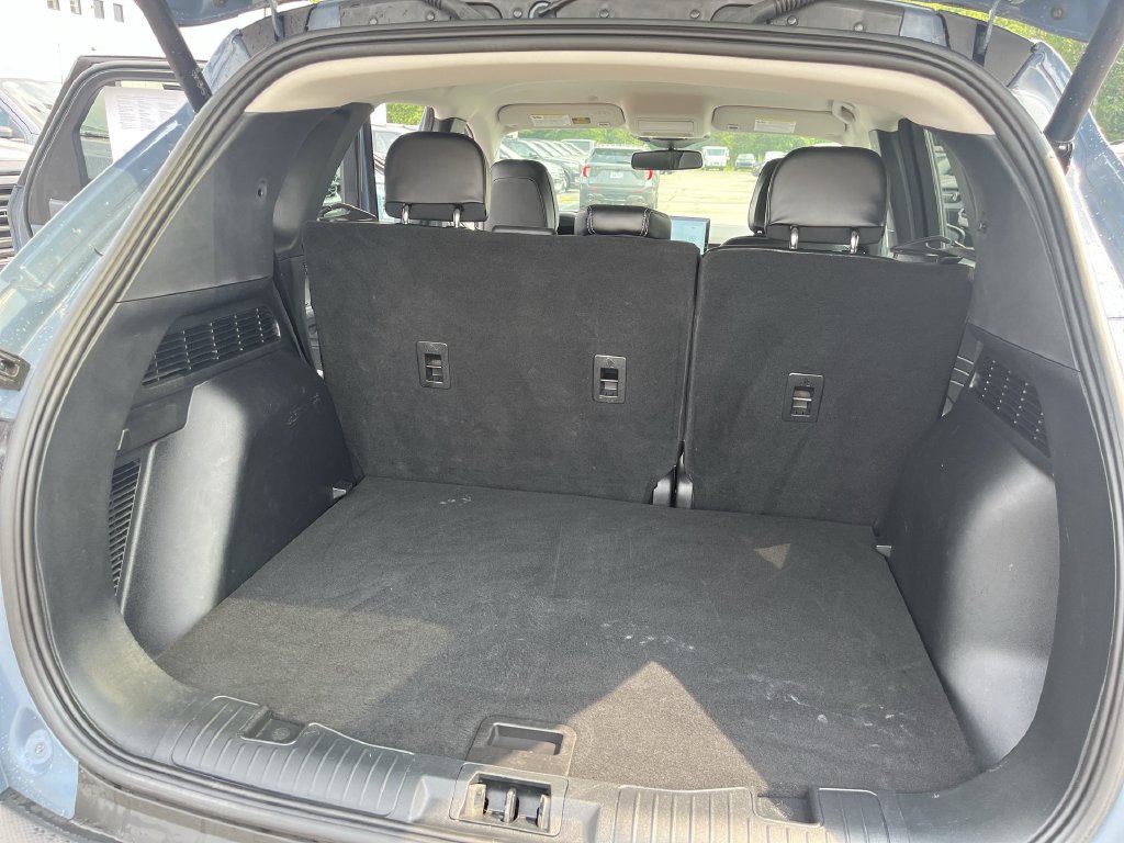Certified 2025 Ford Escape Platinum AWD/4WD image 3