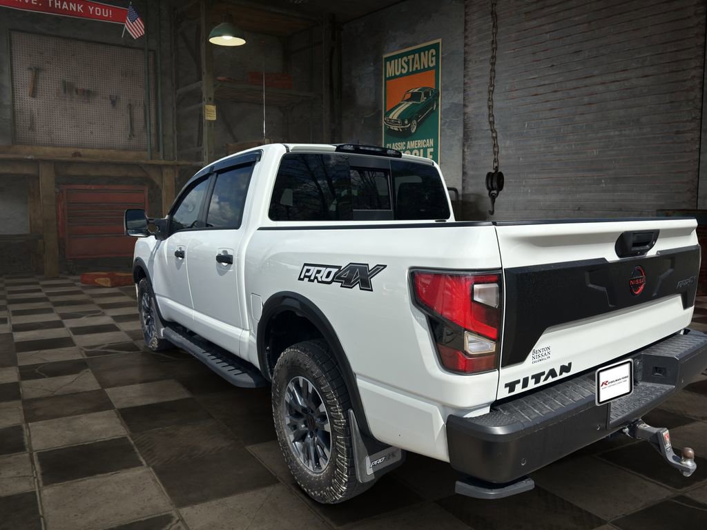 Used 2024 Nissan Titan PRO-4X w/ Pro-4x Convenience Package AWD/4WD image 4