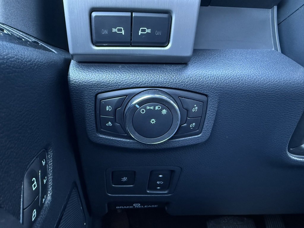 Certified 2022 Ford F450 Platinum w/ FX4 Off-Road Package image 13