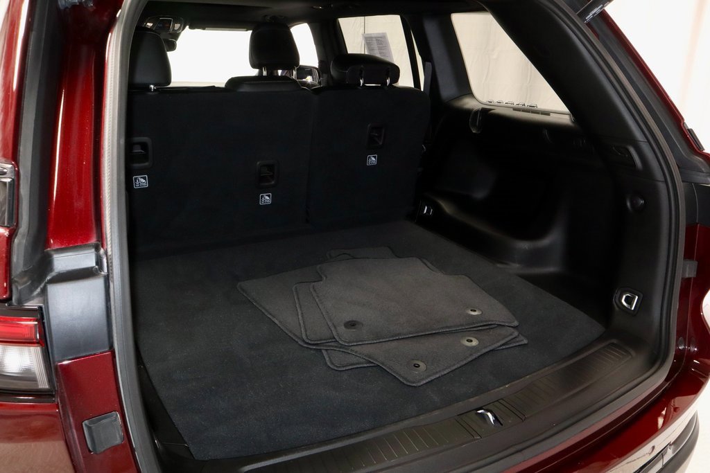 Used 2024 Jeep Grand Cherokee Altitude image 16