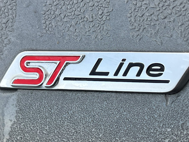 Certified 2025 Ford Explorer ST-Line w/ Premium Package AWD/4WD image 2