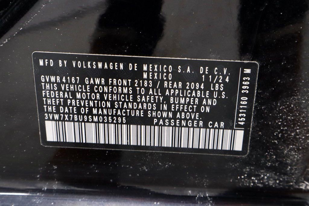 Used 2025 Volkswagen Jetta SE image 34