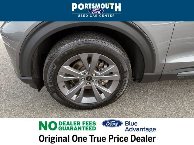 Certified 2022 Ford Explorer XLT w/ Equipment Group 202A image 33
