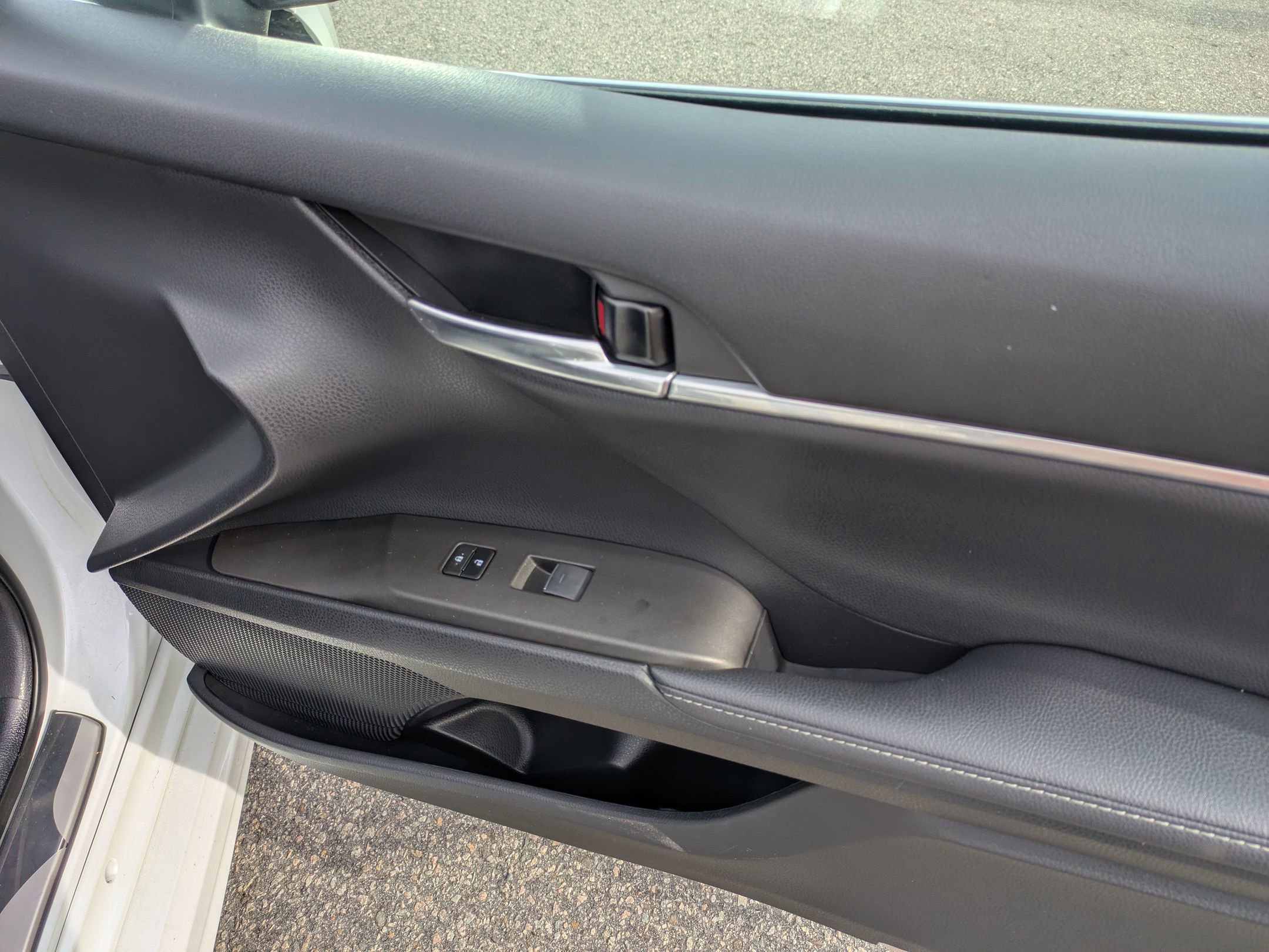 Used 2022 Toyota Camry XSE image 31