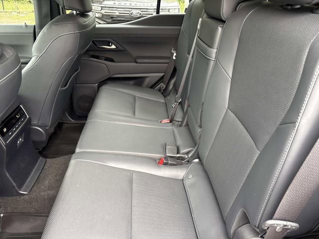 Used 2025 Lexus GX 550 w/ Accessory Package (2T) AWD/4WD image 18