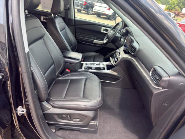 Certified 2023 Ford Explorer XLT w/ Equipment Group 202A AWD/4WD image 18