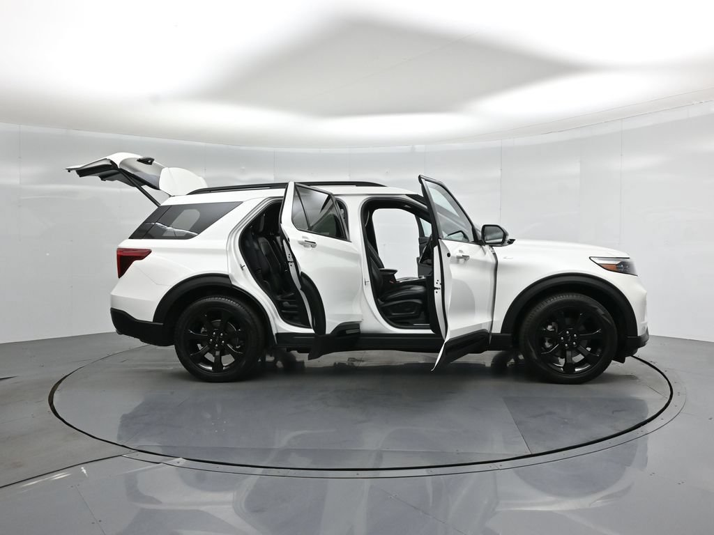 Certified 2023 Ford Explorer ST-Line w/ Class IV Trailer Tow Package RWD image 5