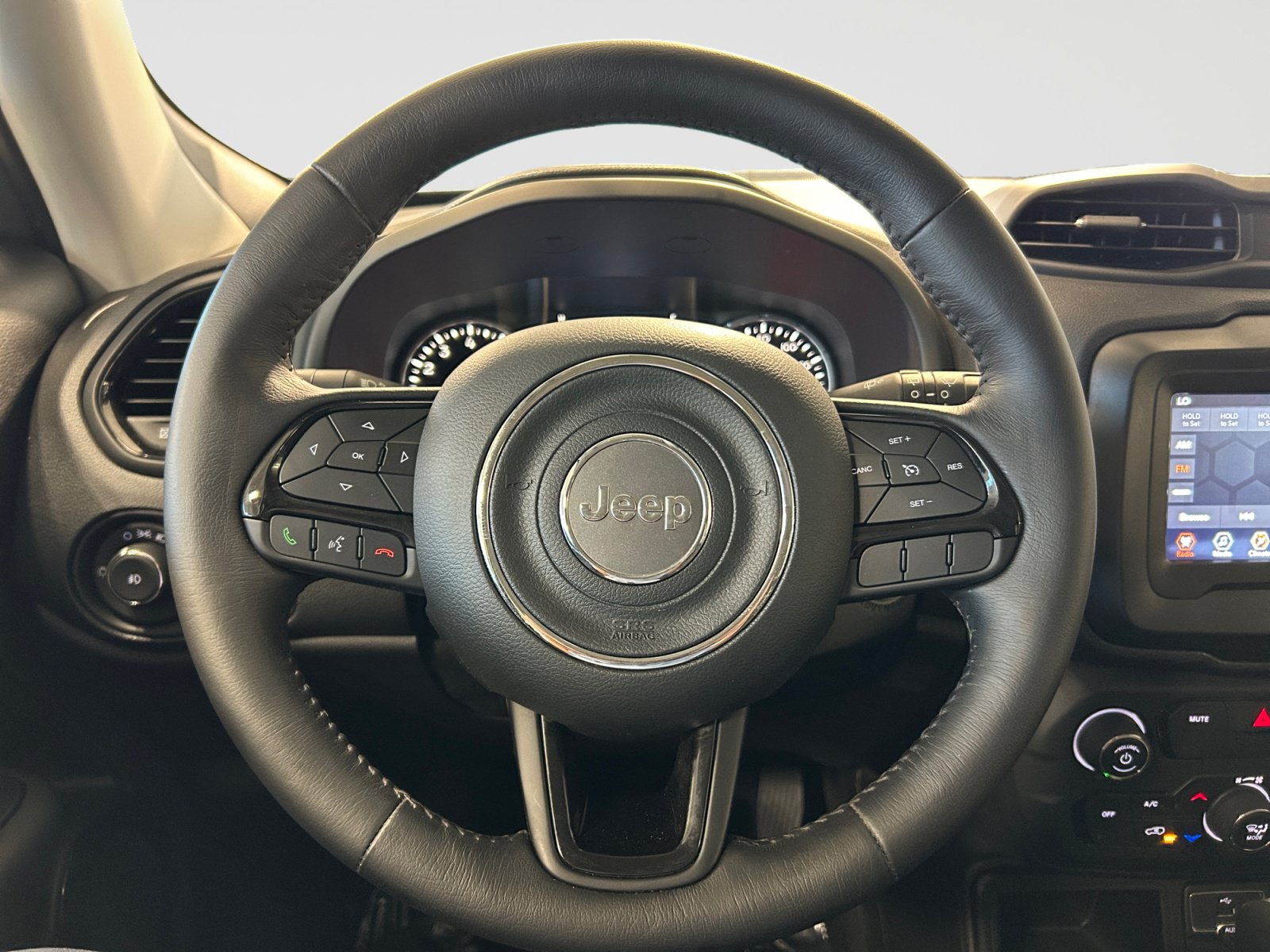 Used 2020 Jeep Renegade Altitude FWD image 12