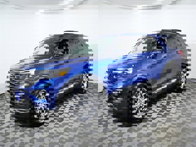 Certified 2023 Ford Explorer XLT w/ Equipment Group 202A image 5