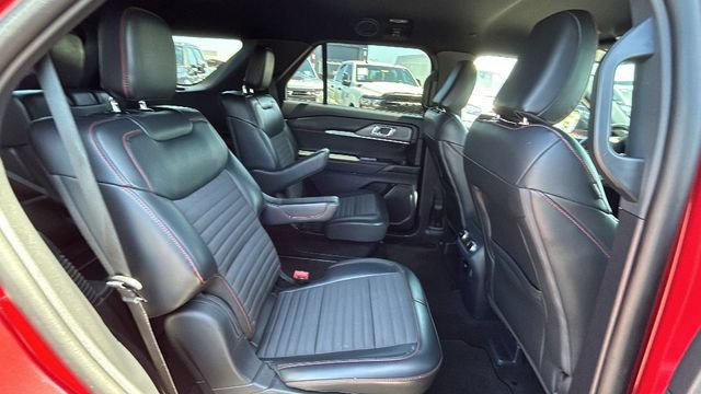 Certified 2025 Ford Explorer ST-Line w/ Premium Package RWD image 13
