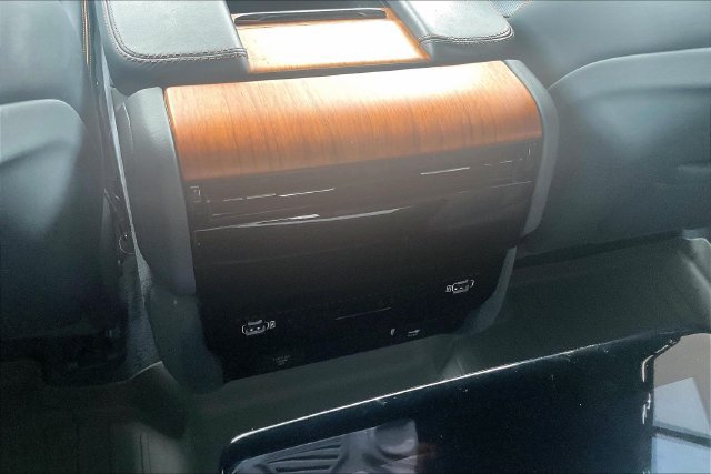 Used 2022 Jeep Grand Wagoneer Series II AWD/4WD image 36
