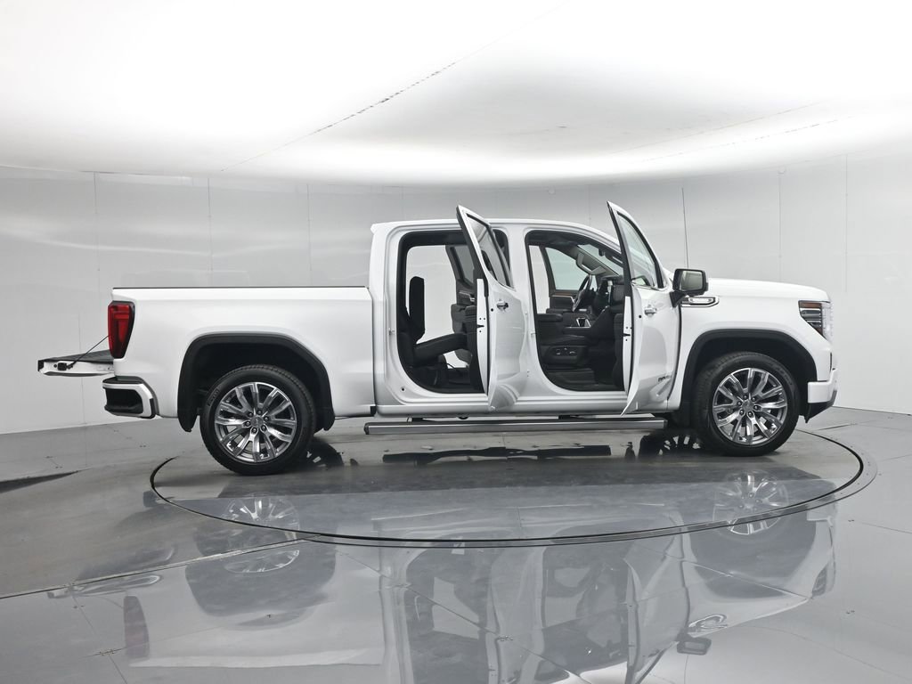 Used 2024 GMC Sierra 1500 Denali w/ Denali Reserve Package AWD/4WD image 5