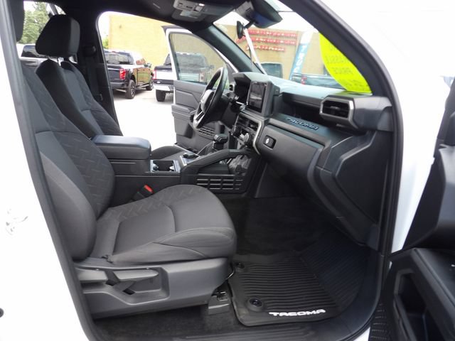Used 2024 Toyota Tacoma SR AWD/4WD image 32