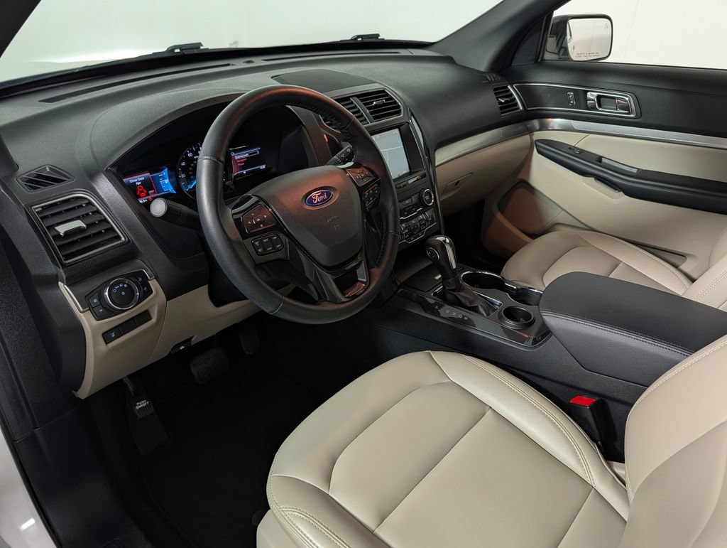 Certified 2019 Ford Explorer XLT w/ Equipment Group 202A FWD image 23